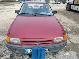 Opel Astra седан