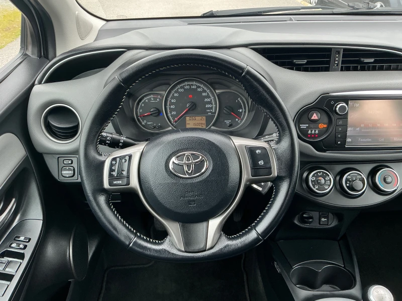 Toyota Yaris 1.4 D4D, снимка 10 - Автомобили и джипове - 49543442