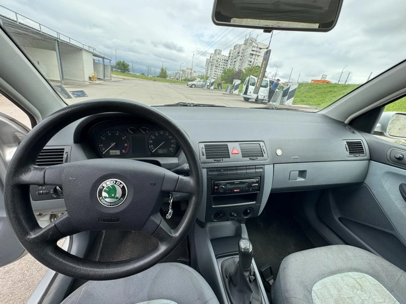 Skoda Fabia 1.4, снимка 8 - Автомобили и джипове - 52351722