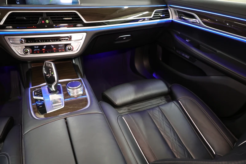 BMW 730 xDrive, снимка 10 - Автомобили и джипове - 51276377