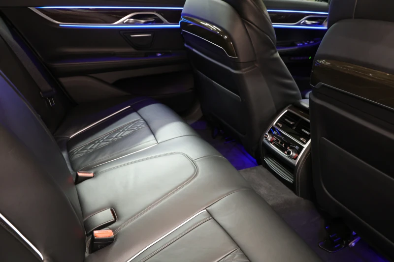 BMW 730 xDrive, снимка 17 - Автомобили и джипове - 51276377