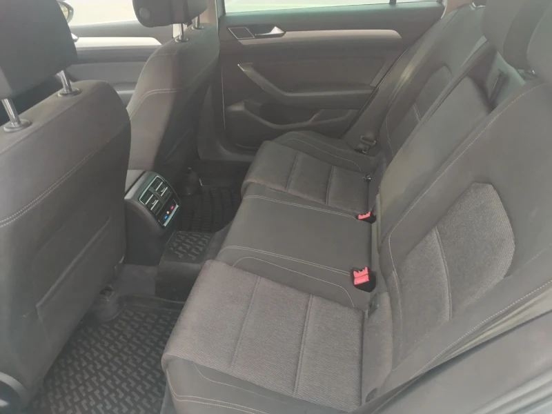 VW Passat 2.0 TDI, 150к.с DSG, снимка 11 - Автомобили и джипове - 52542755