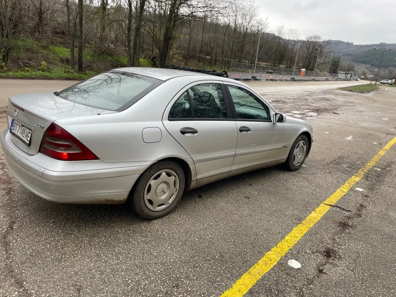 Mercedes-Benz C 220 2.2 cdi, снимка 4 - Автомобили и джипове - 52775172