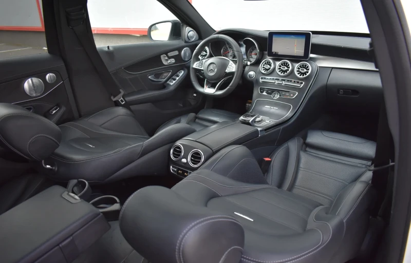 Mercedes-Benz C 63 AMG, снимка 7 - Автомобили и джипове - 52839314