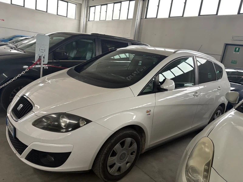 Seat Altea XL 2012 2.0tdi КАТО НОВА, снимка 2 - Автомобили и джипове - 53100382