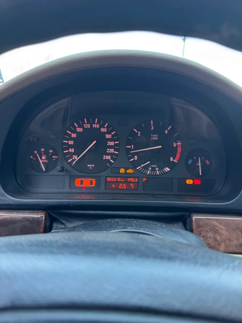 BMW 525, снимка 8 - Автомобили и джипове - 53116643