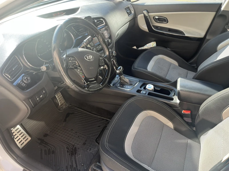 Kia Ceed 1.6 CRDi, снимка 9 - Автомобили и джипове - 53141734