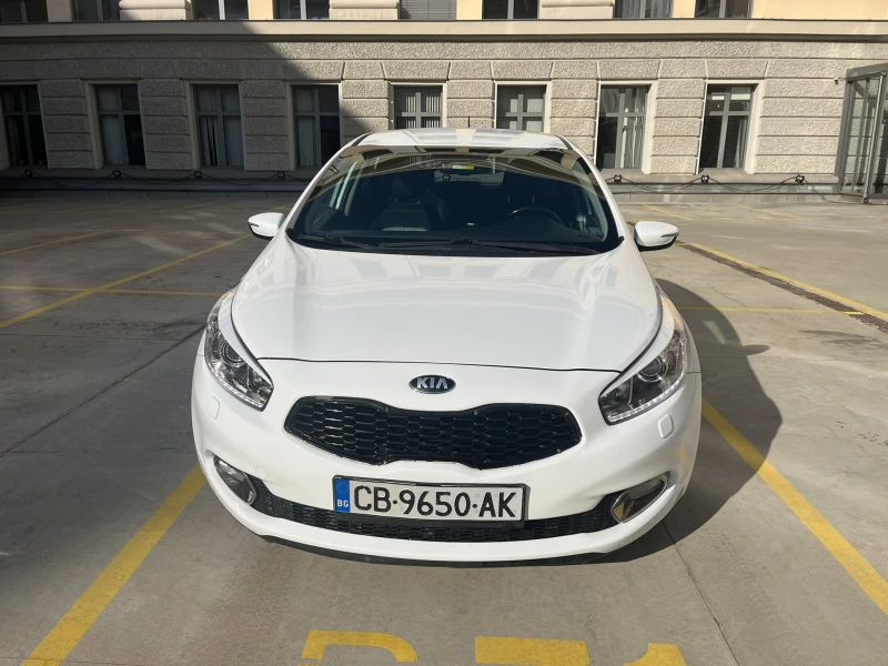 Kia Ceed 1.6 CRDi, снимка 2 - Автомобили и джипове - 53141734