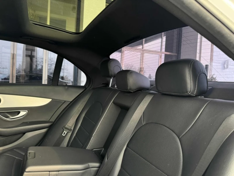 Mercedes-Benz C 300 * CARFAX * ЦЕНА ДО БГ, снимка 16 - Автомобили и джипове - 53388440