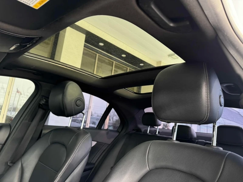 Mercedes-Benz C 300 * CARFAX * ЦЕНА ДО БГ, снимка 17 - Автомобили и джипове - 53388440