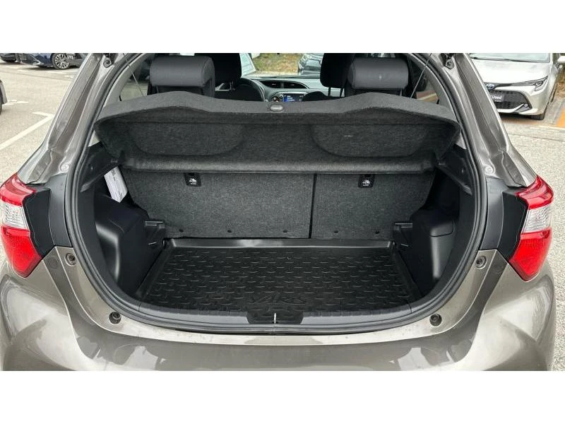 Toyota Yaris YARIS 1.5P LUNA - изображение 10