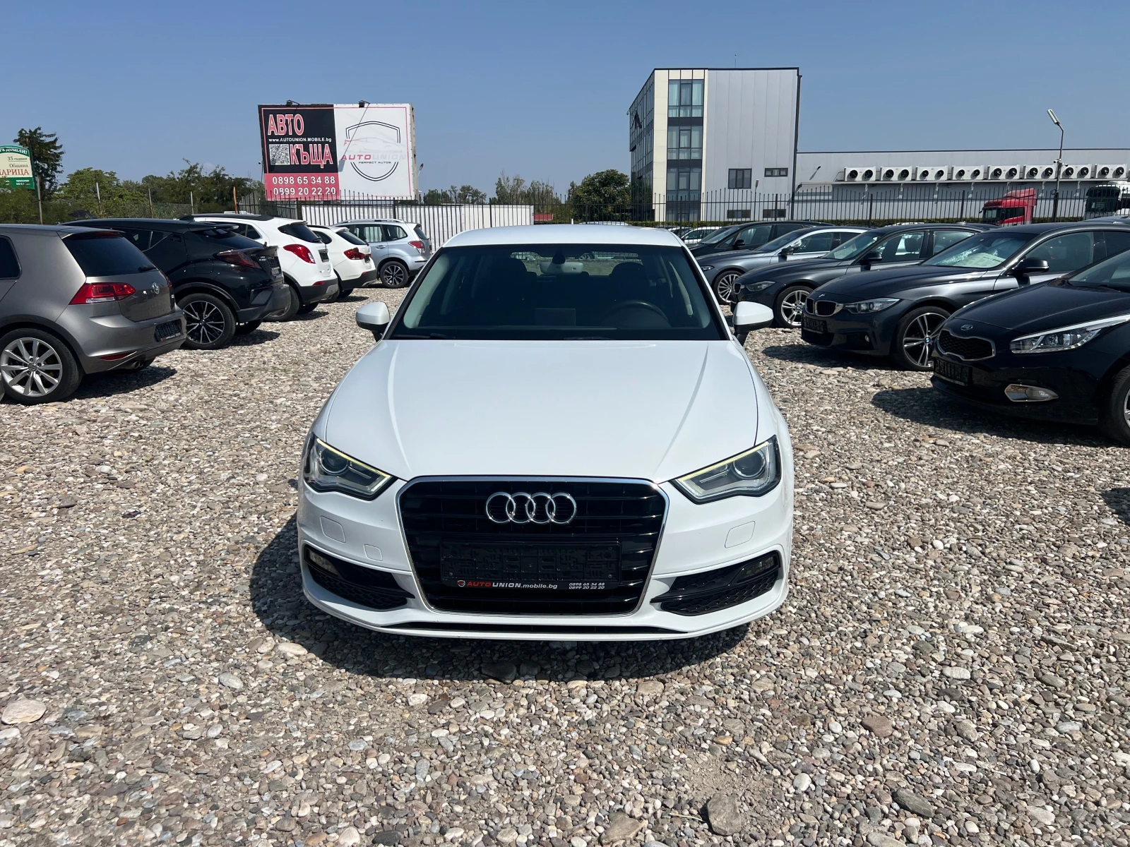 Audi A3 1.6 TDI S-LINE - изображение 2