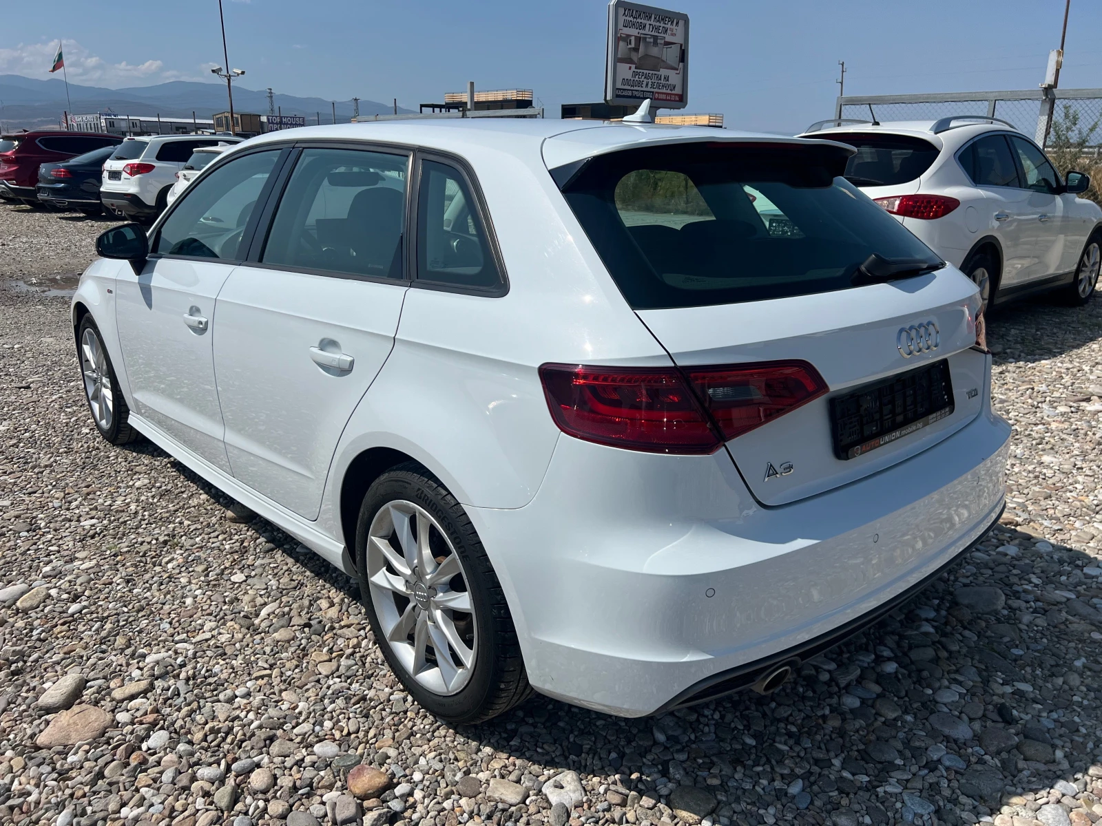 Audi A3 1.6 TDI S-LINE - изображение 7