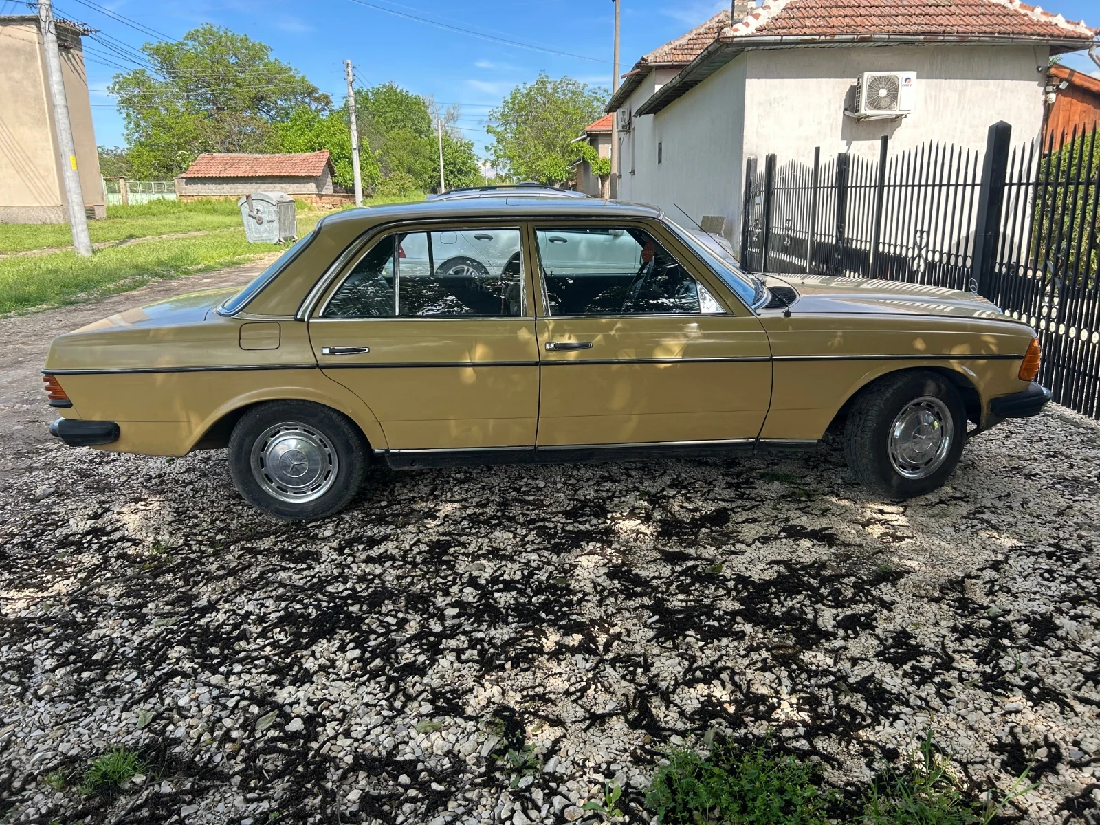 Mercedes-Benz 123 240 D, снимка 5 - Автомобили и джипове - 54558653