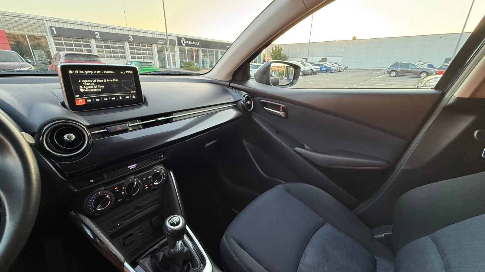 Mazda 2  - изображение 5