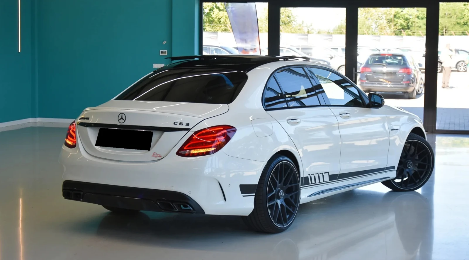 Mercedes-Benz C 63 AMG  - изображение 2