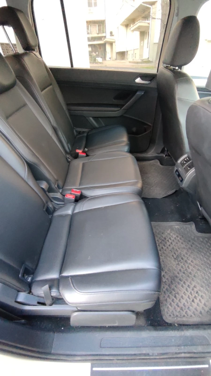 VW Touran 2.0tdi, снимка 11 - Автомобили и джипове - 53714092