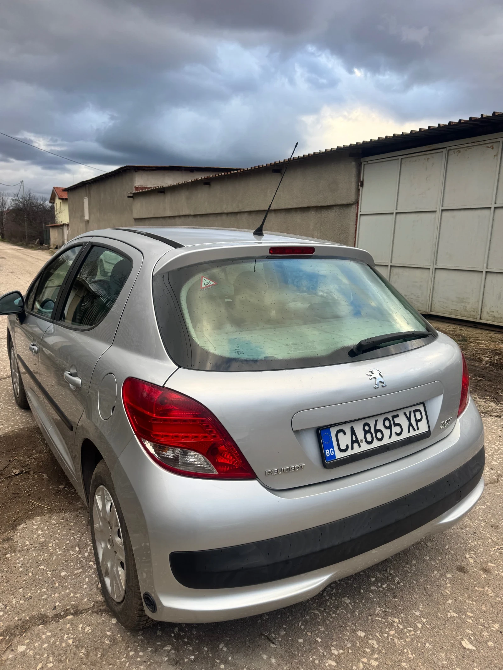 Peugeot 207 1.4 GPL, снимка 4 - Автомобили и джипове - 53768933