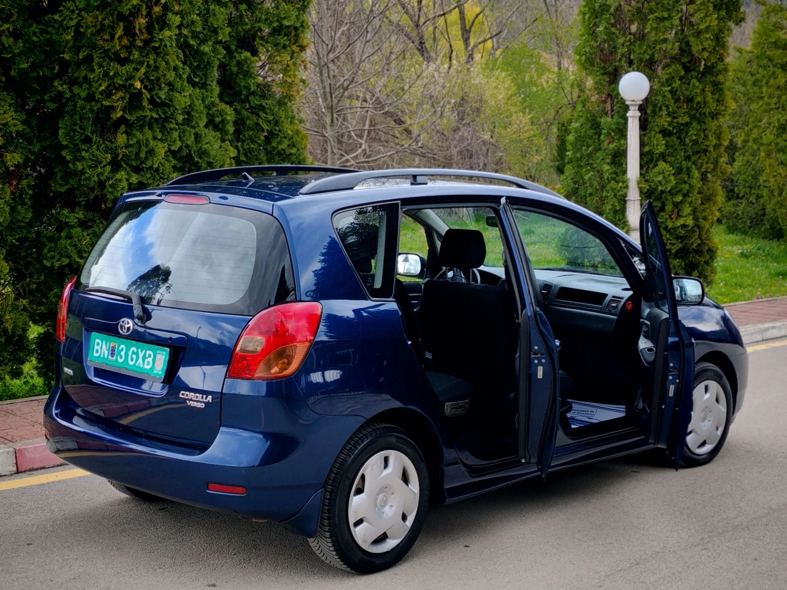 Toyota Corolla verso 2.0D4-D(90)* КЛИМАТРОНИК* НОВ ВНОС* , снимка 8 - Автомобили и джипове - 54150232