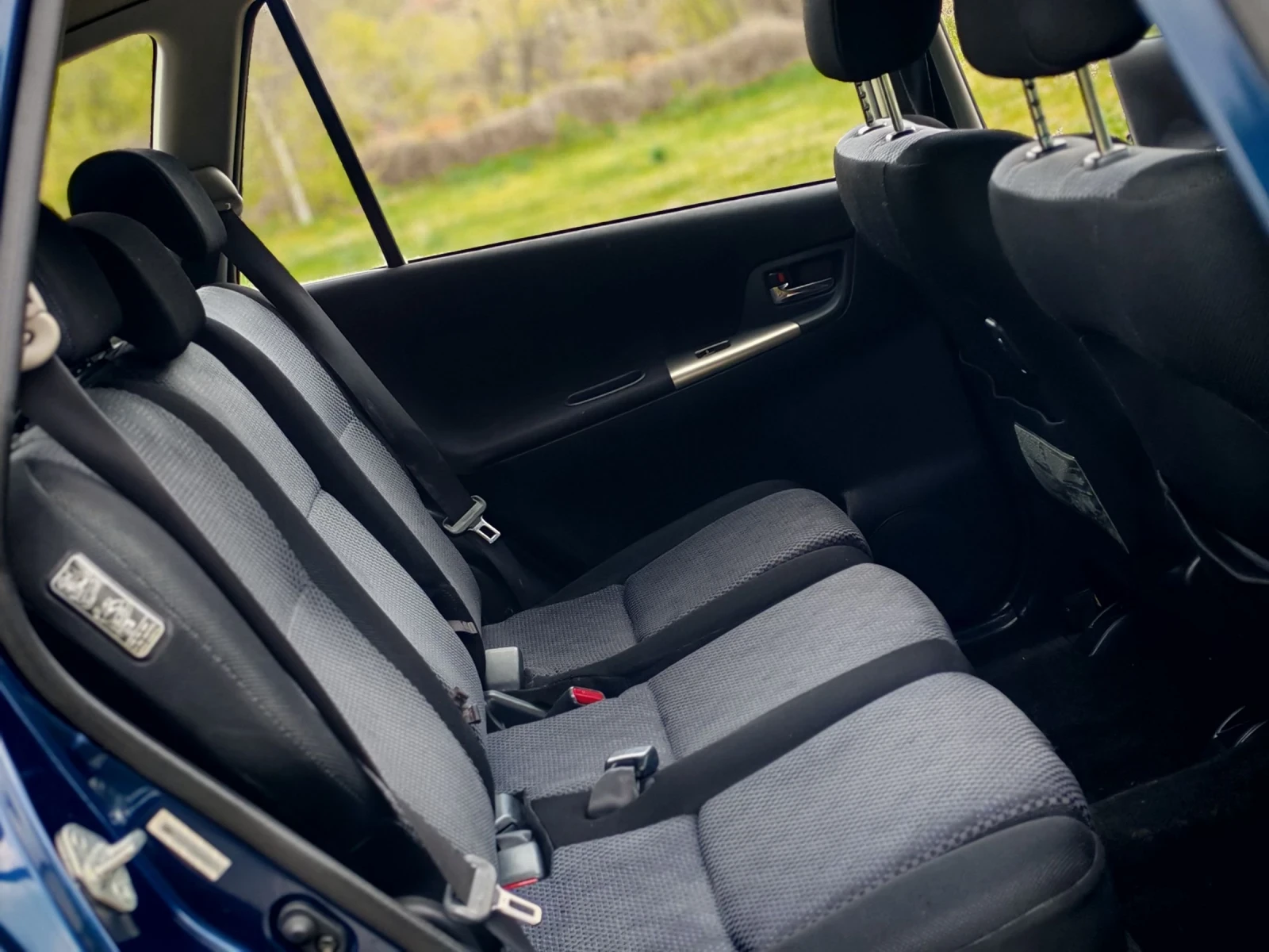 Toyota Corolla verso 2.0D4-D(90)* КЛИМАТРОНИК* НОВ ВНОС* , снимка 15 - Автомобили и джипове - 54150232