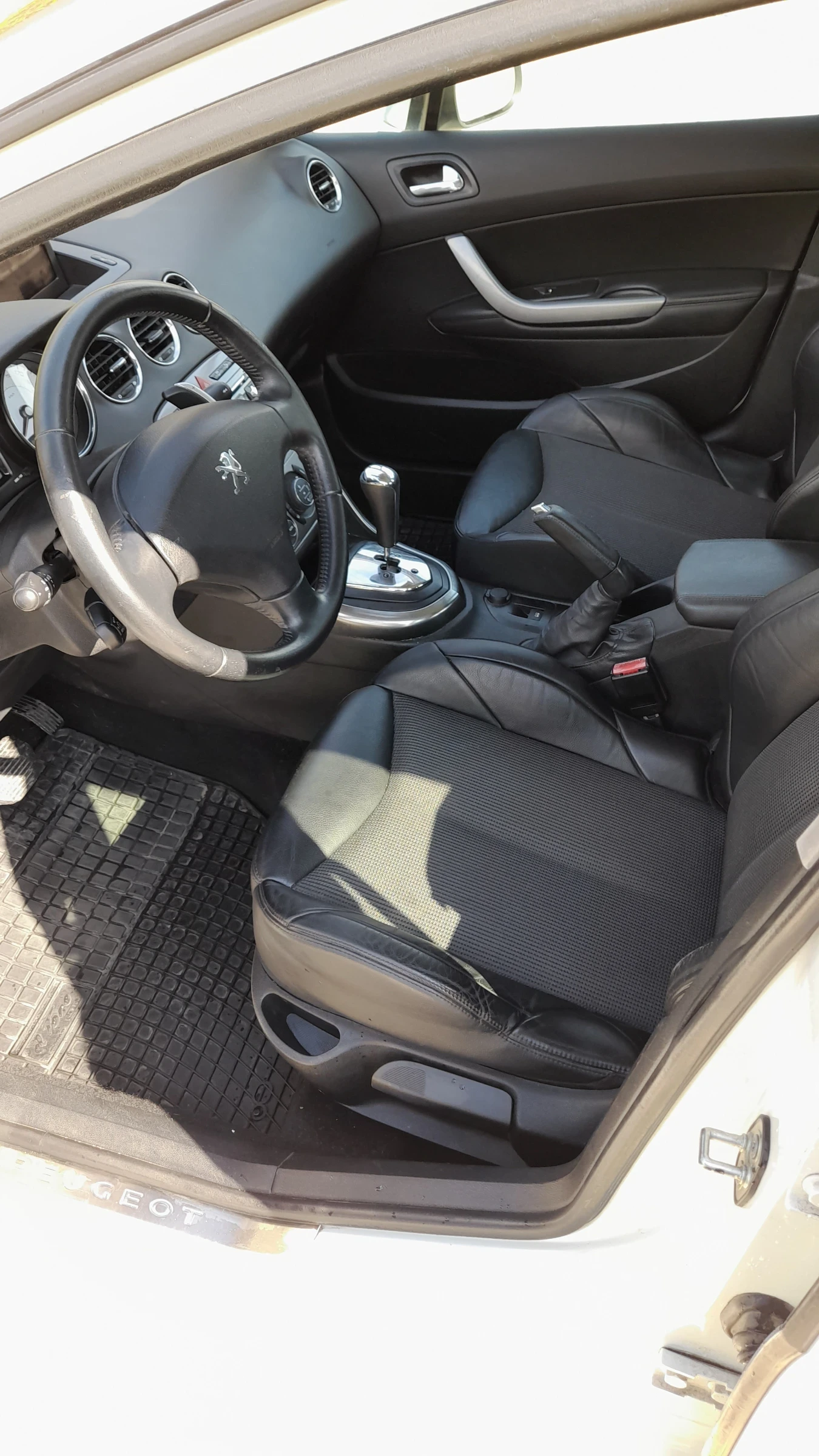 Peugeot 308 1.6HDI.evro5 , снимка 12 - Автомобили и джипове - 54158935