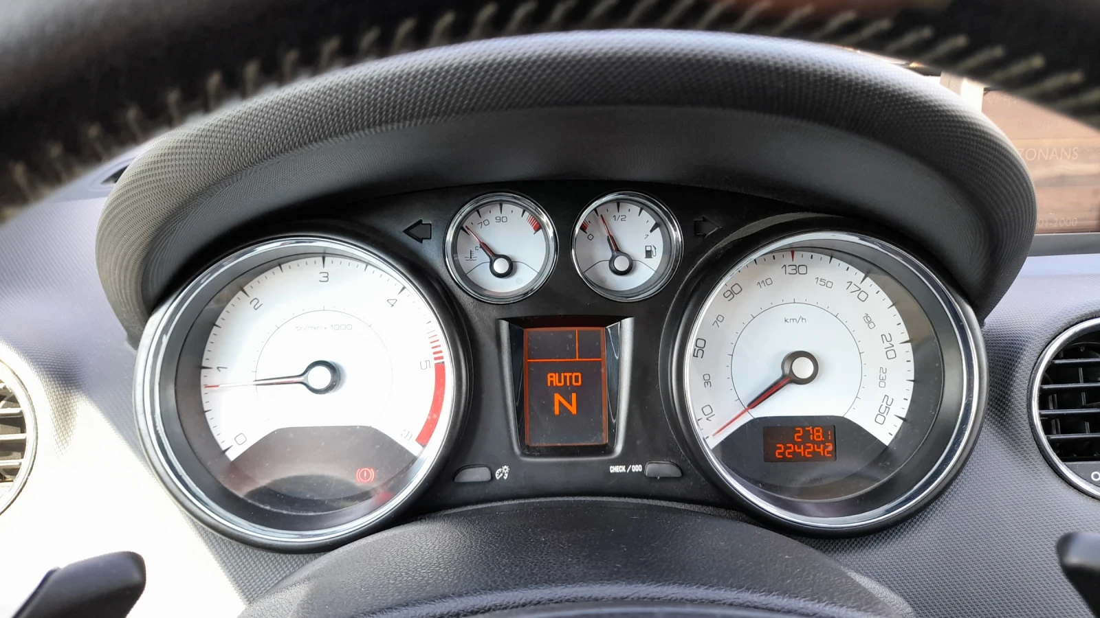 Peugeot 308 1.6HDI.evro5 , снимка 14 - Автомобили и джипове - 54158935