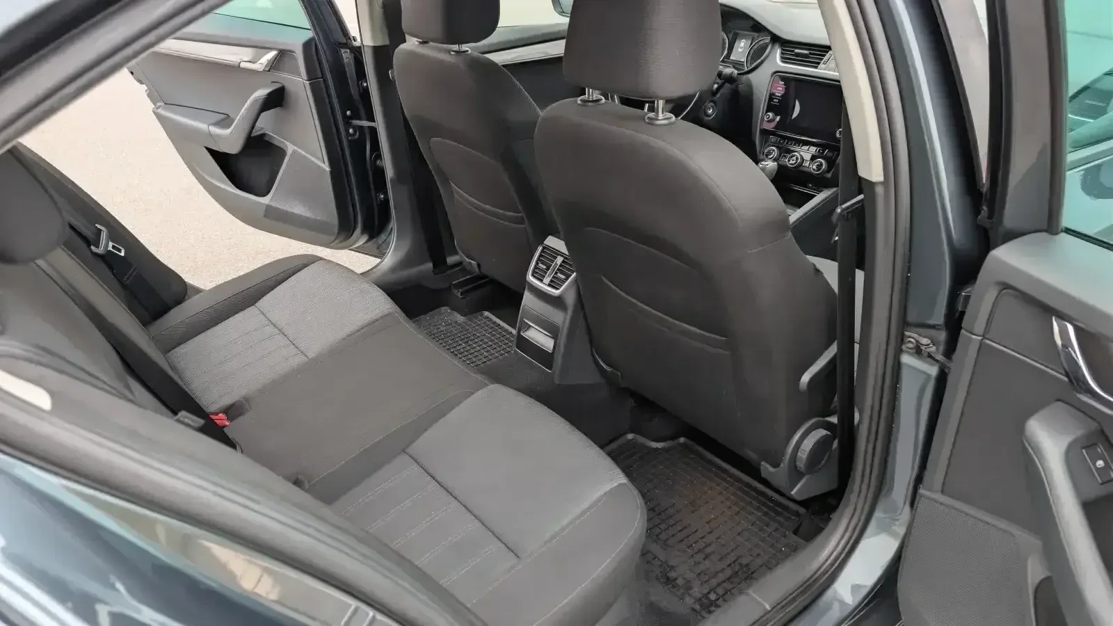 Skoda Octavia �������� ����� 100��, 2.0TDI DSG | Mobile.bg � ����������� 3