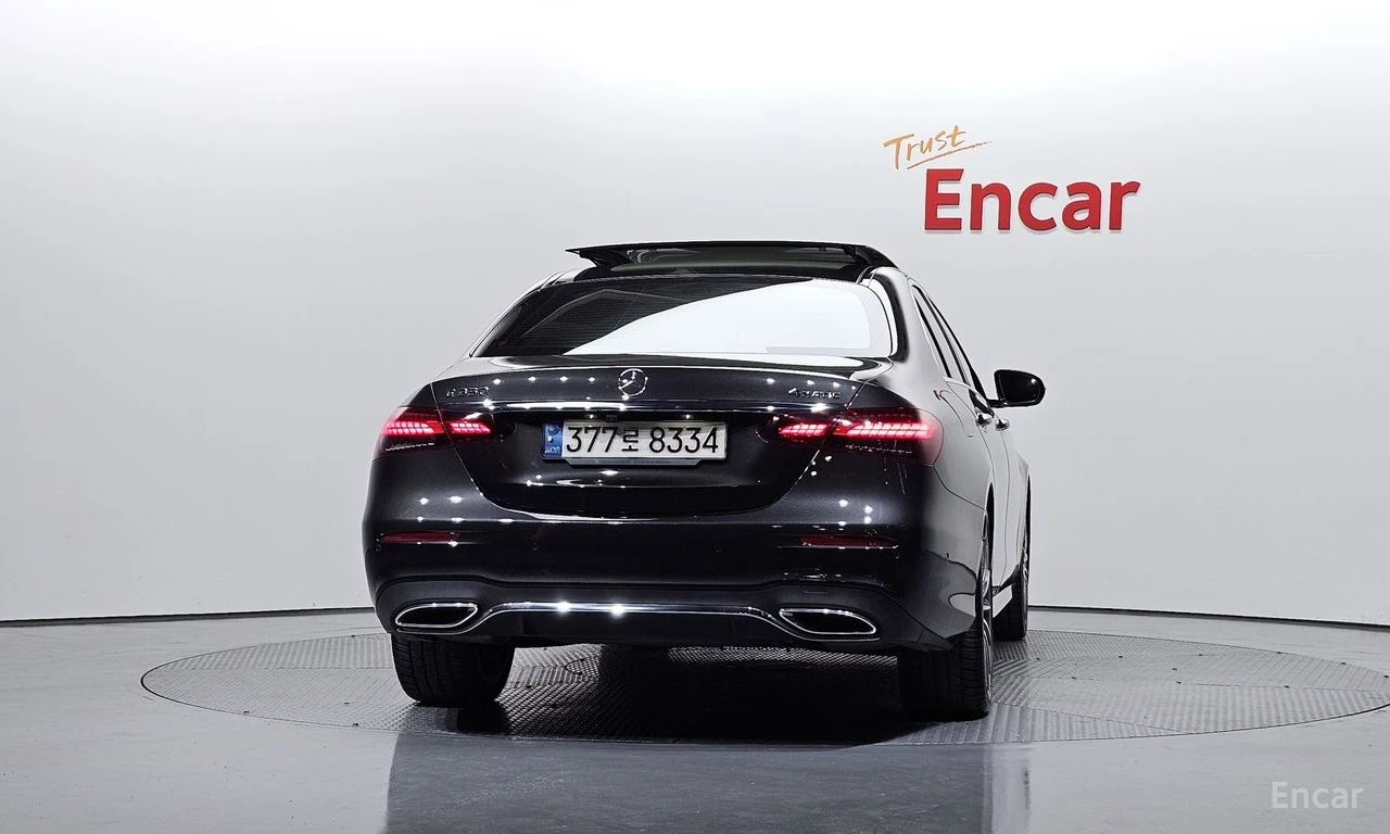 Mercedes-Benz C 300 4MATIC* AMG-LINE* BURMESTER* 360CAMERA* PANOROOF* , снимка 4 - Автомобили и джипове - 54611564