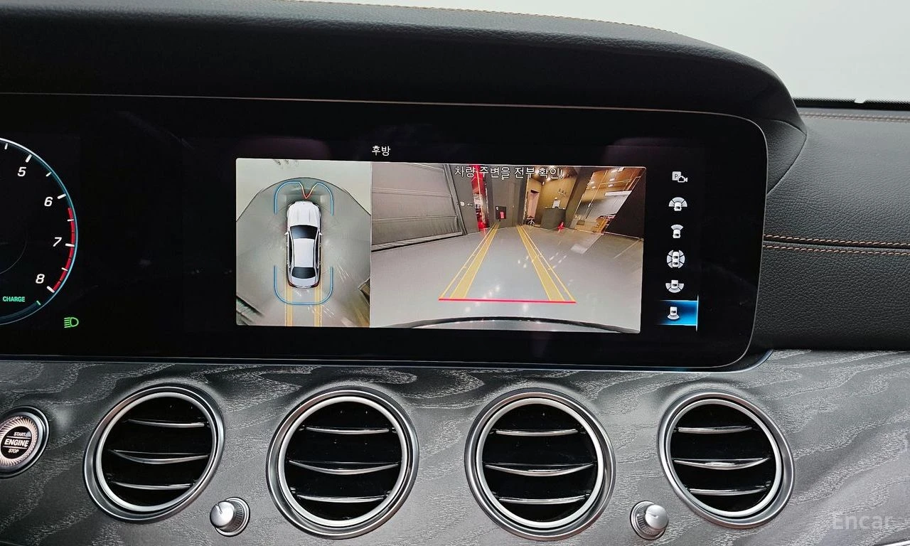 Mercedes-Benz C 300 4MATIC* AMG-LINE* BURMESTER* 360CAMERA* PANOROOF* , снимка 9 - Автомобили и джипове - 54611564