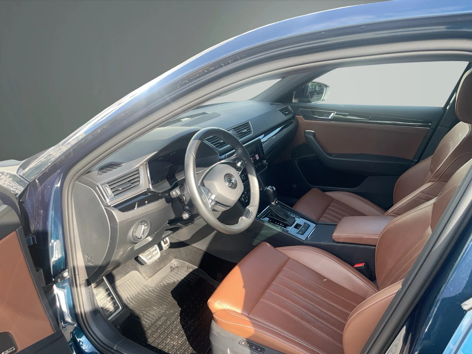 Skoda Superb 2, 0 TDI 7DSG , снимка 9 - Автомобили и джипове - 54753247