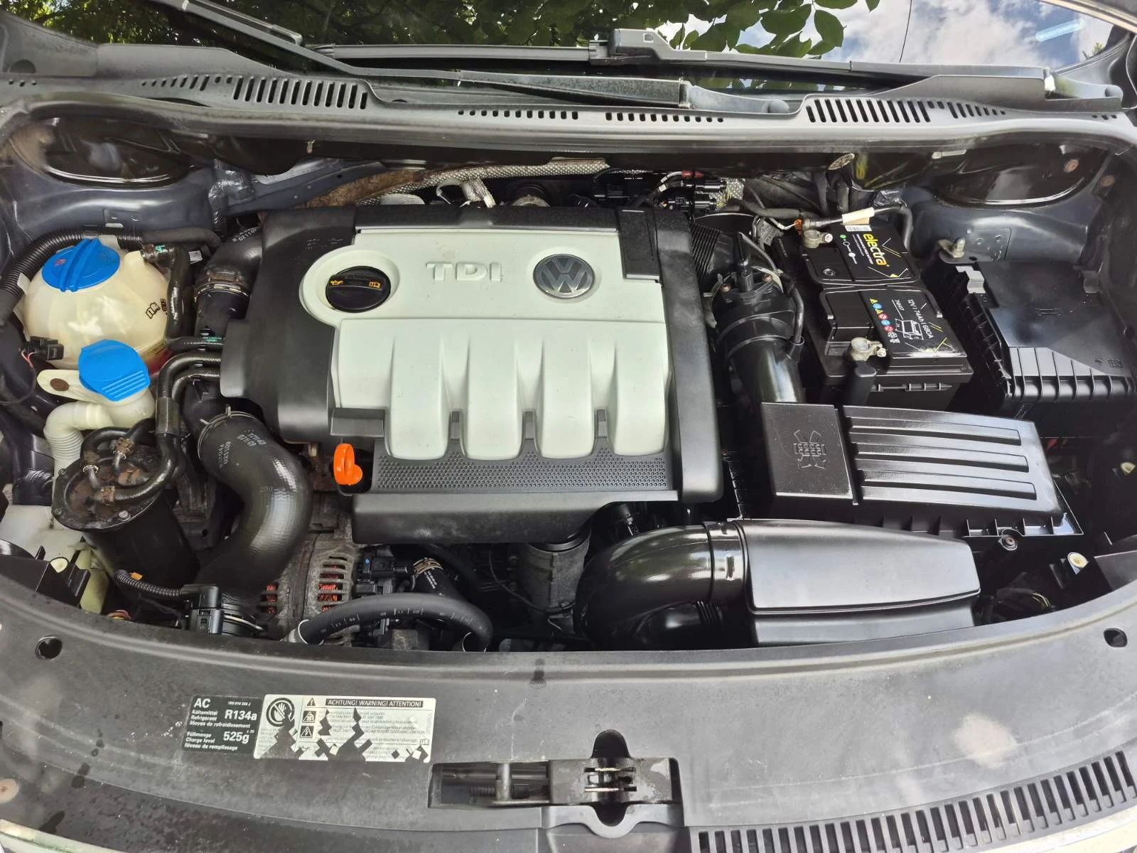 VW Touran 2.0TDI-140k.s-FULLL* * * , снимка 17 - Автомобили и джипове - 54763780