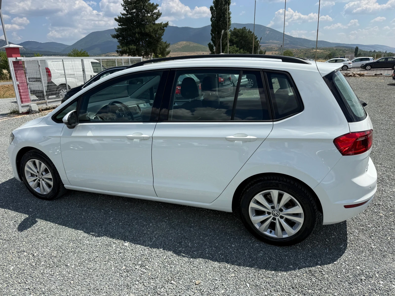 VW Sportsvan (KATO НОВА), снимка 9 - Автомобили и джипове - 55154702