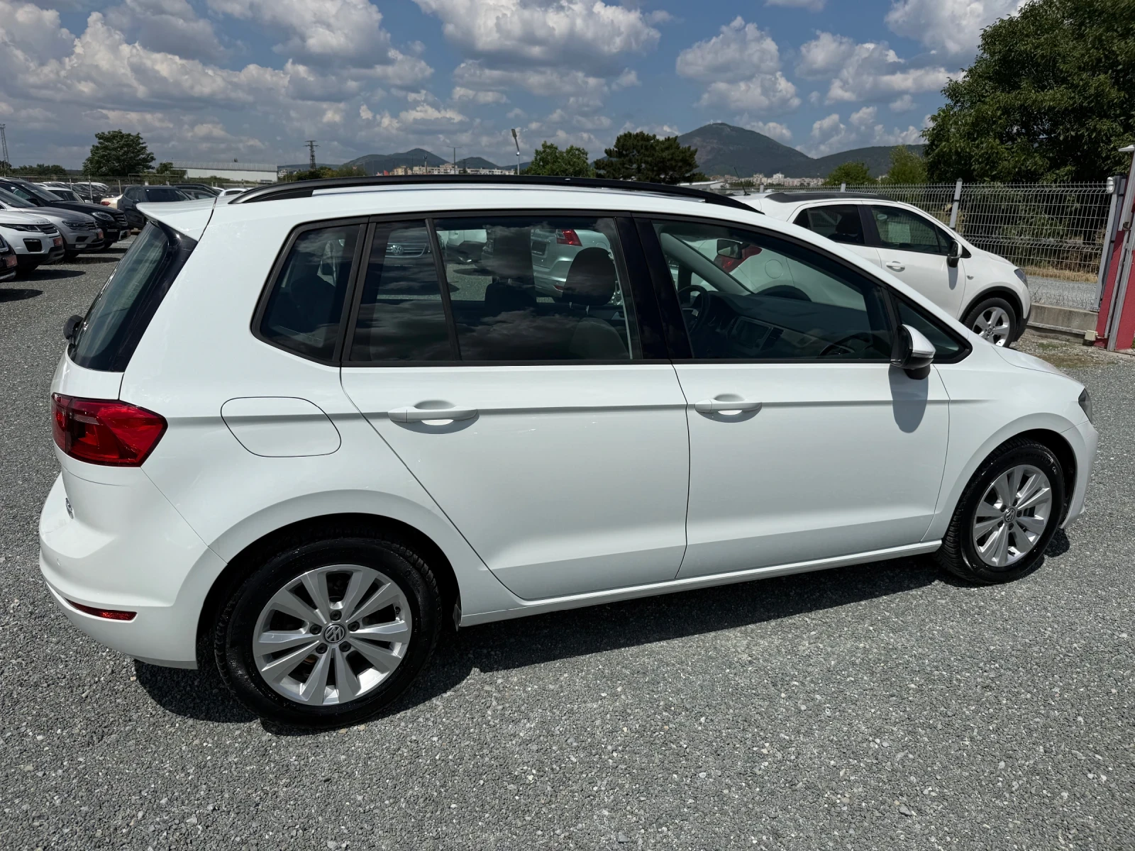 VW Sportsvan (KATO НОВА), снимка 5 - Автомобили и джипове - 55154702