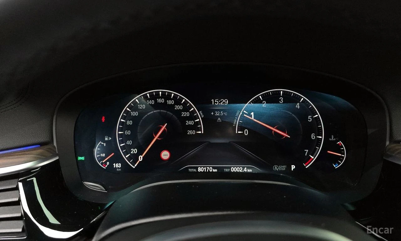 BMW 530 ОБДУХВАНЕ * ПАНО * HEAD-UP * KEYLESS, снимка 12 - Автомобили и джипове - 55188515