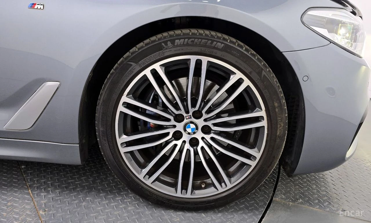 BMW 530 ОБДУХВАНЕ * ПАНО * HEAD-UP * KEYLESS, снимка 7 - Автомобили и джипове - 55188515
