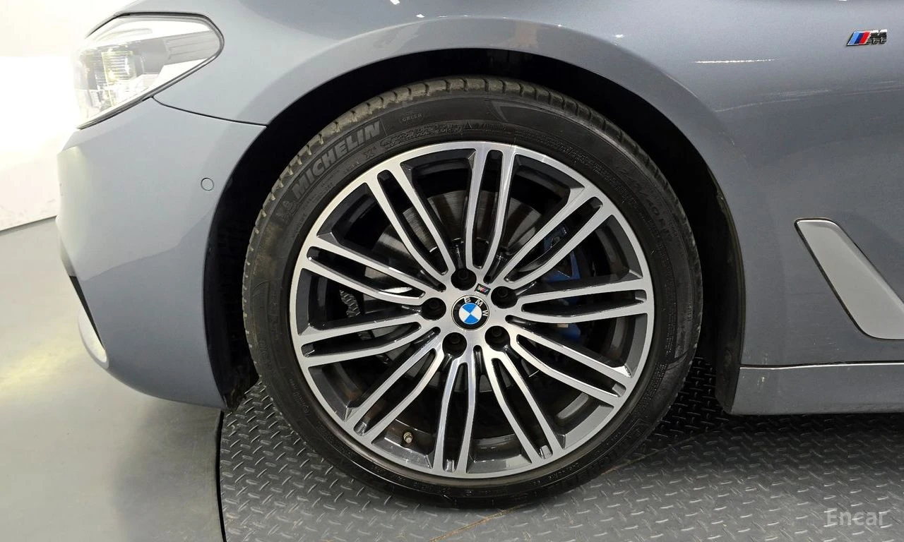 BMW 530 ОБДУХВАНЕ * ПАНО * HEAD-UP * KEYLESS, снимка 6 - Автомобили и джипове - 55188515