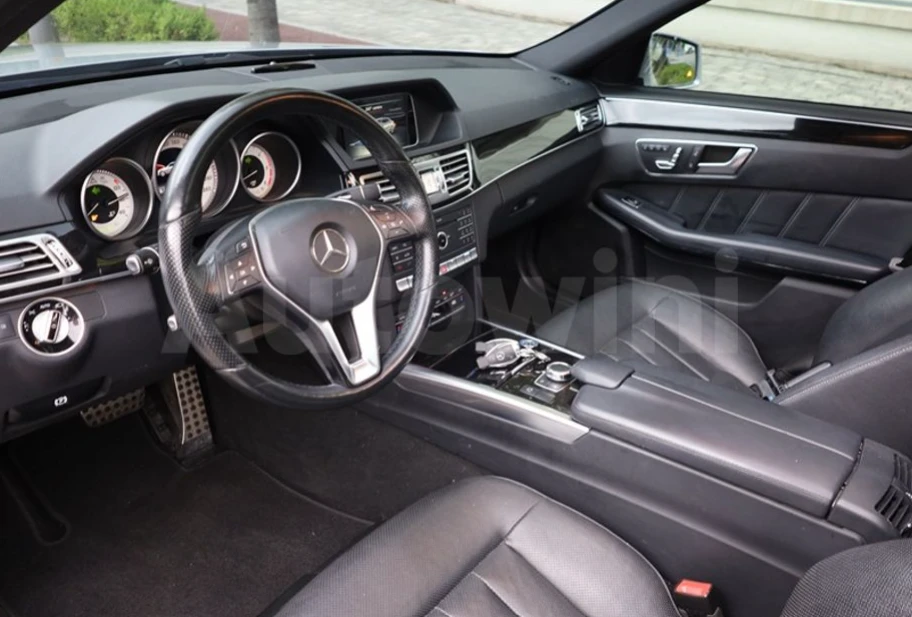 Mercedes-Benz E 350 * АВТО КРЕДИТ* ЦЕНА ДО БГ * Сервизна история * , снимка 8 - Автомобили и джипове - 55368086
