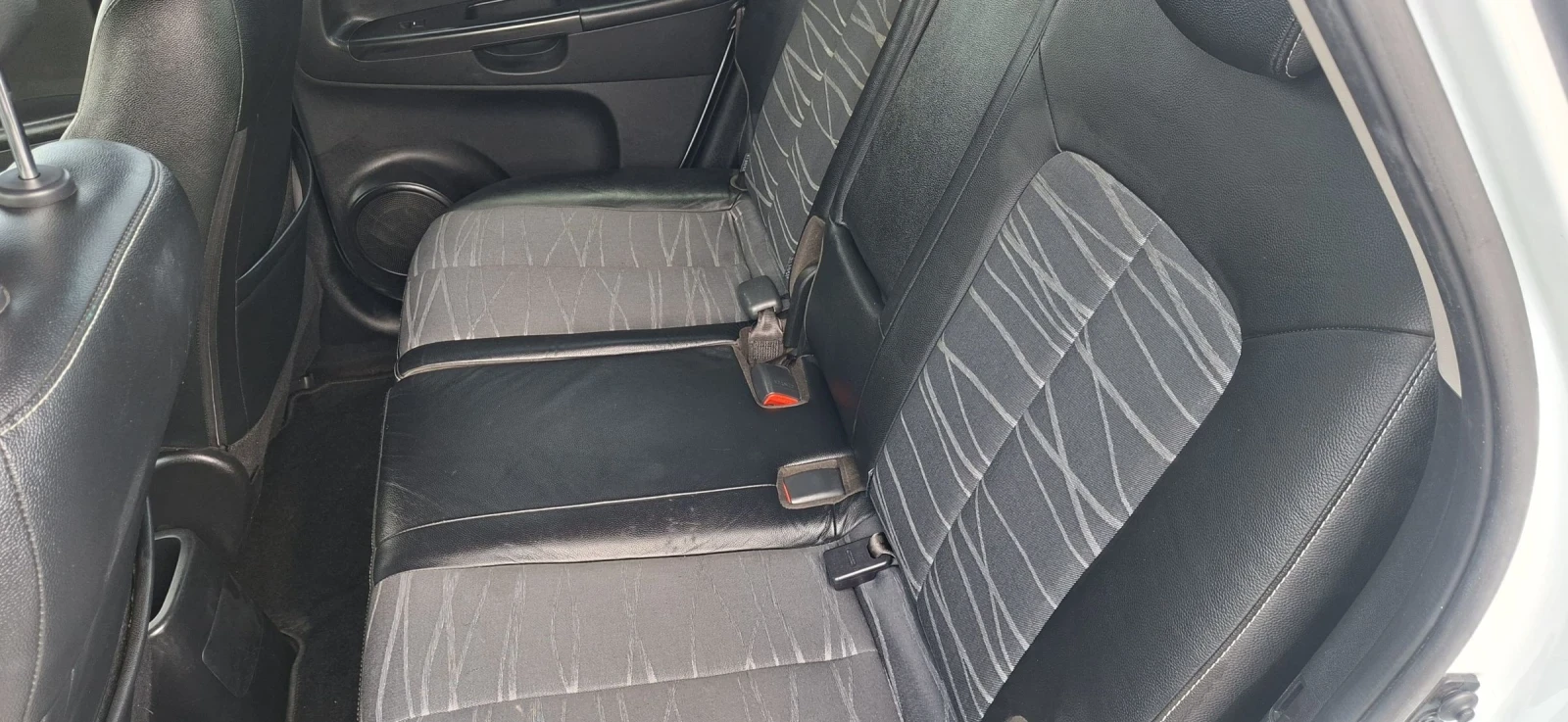 Kia Venga 1, 4 БЕНЗИН/ГАЗ, снимка 4 - Автомобили и джипове - 55446696
