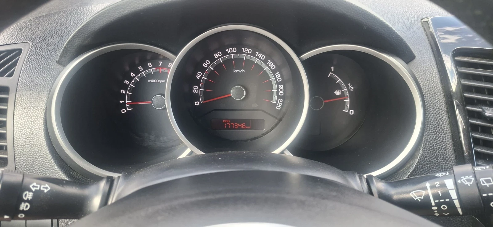 Kia Venga 1, 4 БЕНЗИН/ГАЗ, снимка 9 - Автомобили и джипове - 55446696