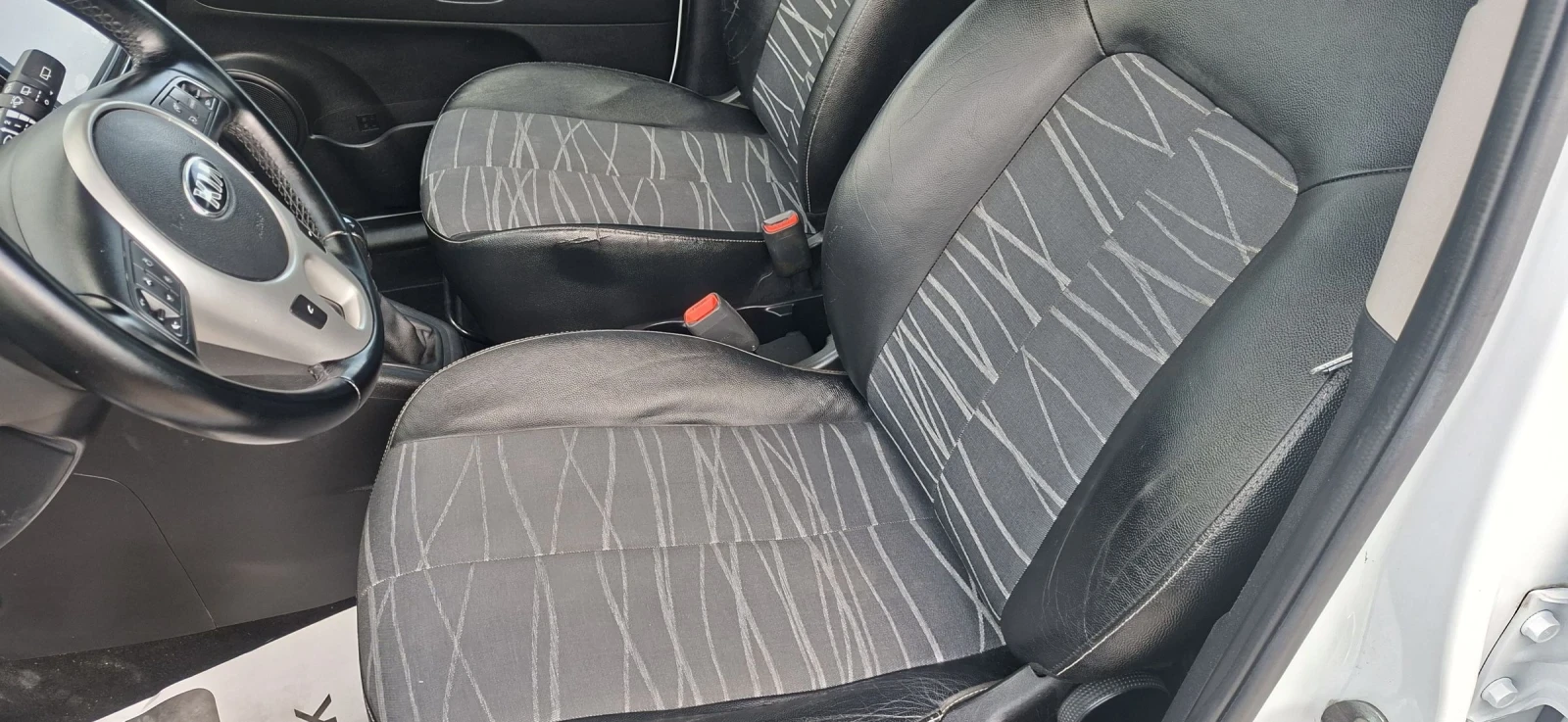 Kia Venga 1, 4 БЕНЗИН/ГАЗ, снимка 8 - Автомобили и джипове - 55446696