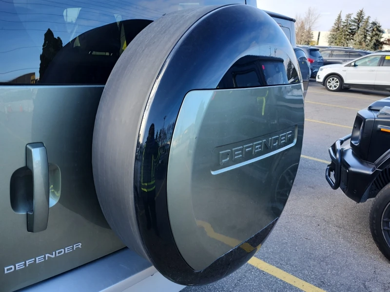 Land Rover Defender 110 S AWD, снимка 8 - Автомобили и джипове - 53170766