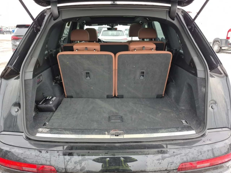 Audi Q7 * KOMFORT * Pano * 2 Ключа * Подгреви * Carfax, снимка 15 - Автомобили и джипове - 53529649