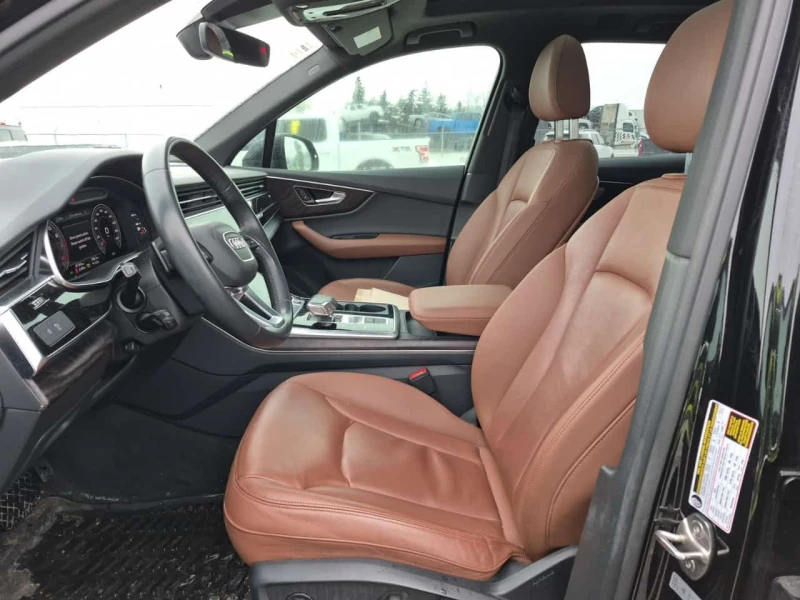 Audi Q7 * KOMFORT * Pano * 2 Ключа * Подгреви * Carfax, снимка 5 - Автомобили и джипове - 53529649