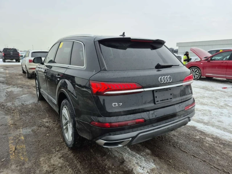 Audi Q7 * KOMFORT * Pano * 2 Ключа * Подгреви * Carfax, снимка 4 - Автомобили и джипове - 53529649