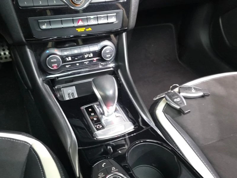 Infiniti Q30 2.0 Automatic ПОДГРЕВ* ПАНОРАМА* КАМЕРА, снимка 9 - Автомобили и джипове - 55980769