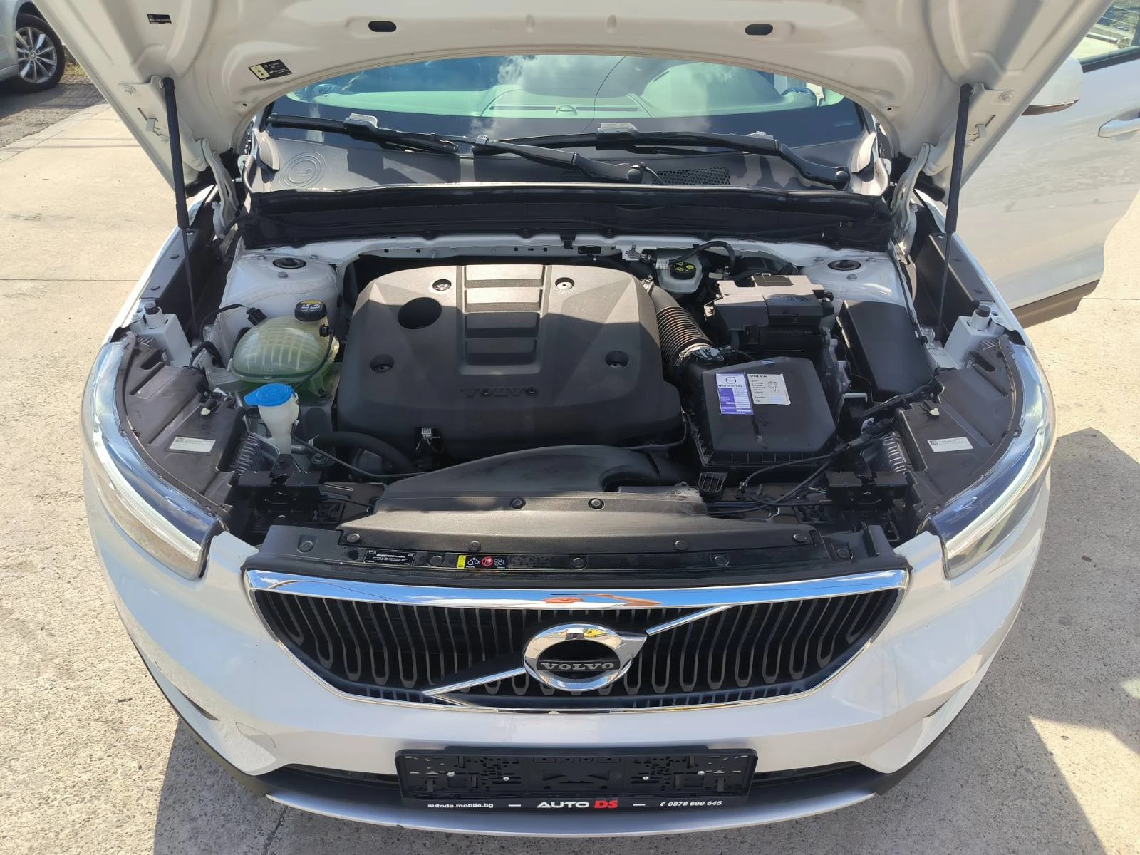 Volvo XC40 2.0d-Navi-Euro-6d-Momentum-Geartronic-Kamera - изображение 9