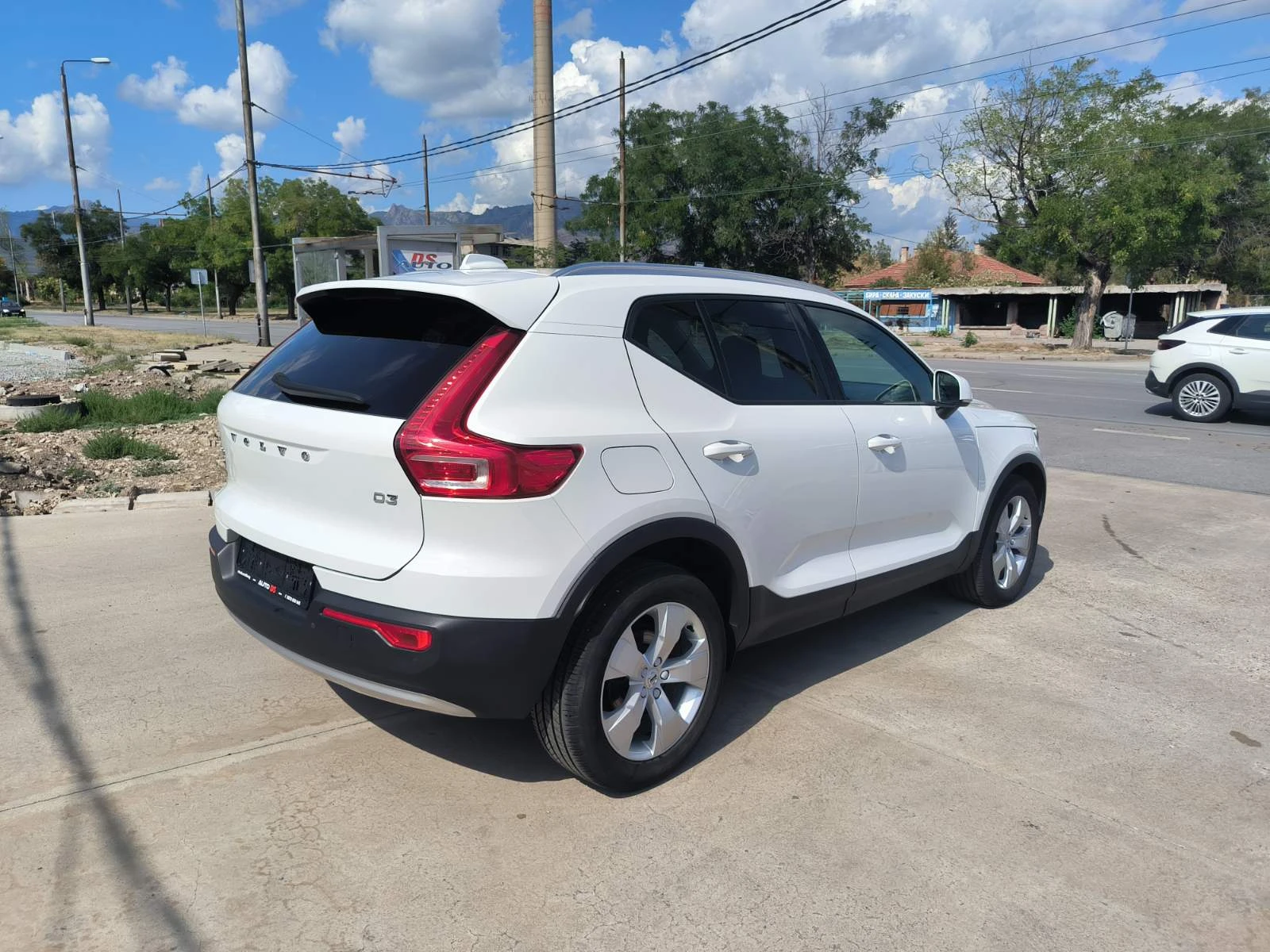 Volvo XC40 2.0d-Navi-Euro-6d-Momentum-Geartronic-Kamera - изображение 5