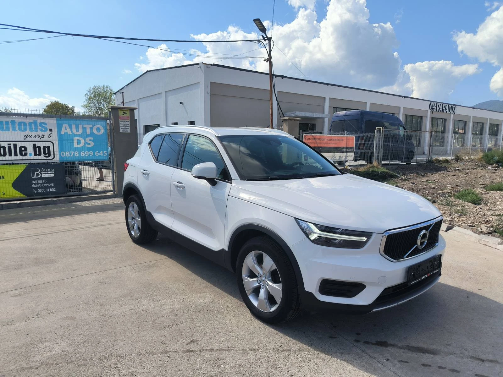 Volvo XC40 2.0d-Navi-Euro-6d-Momentum-Geartronic-Kamera - изображение 3