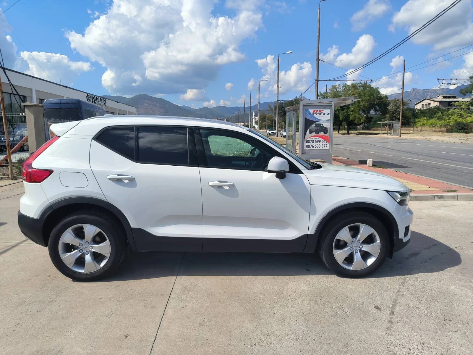 Volvo XC40 2.0d-Navi-Euro-6d-Momentum-Geartronic-Kamera - изображение 4