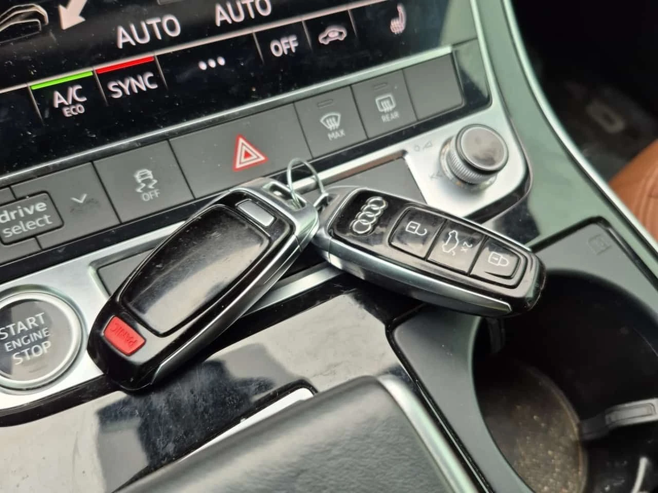 Audi Q7 * KOMFORT * Pano * 2 ����� * �������� * Carfax | Mobile.bg � ����������� 8